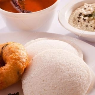Idli Vada (2+1)